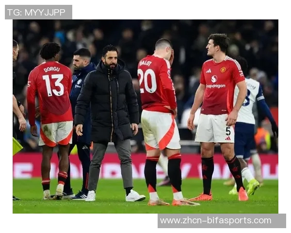 红魔对决红军曼联与利物浦的经典宿敌之战再度上演 红魔对决红军曼联与利物浦的经典宿敌之战再度上演